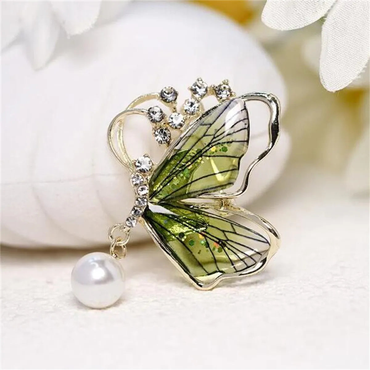 Vintage Style Butterfly Alloy Plating Inlay Acrylic Rhinestones Women'S Brooches