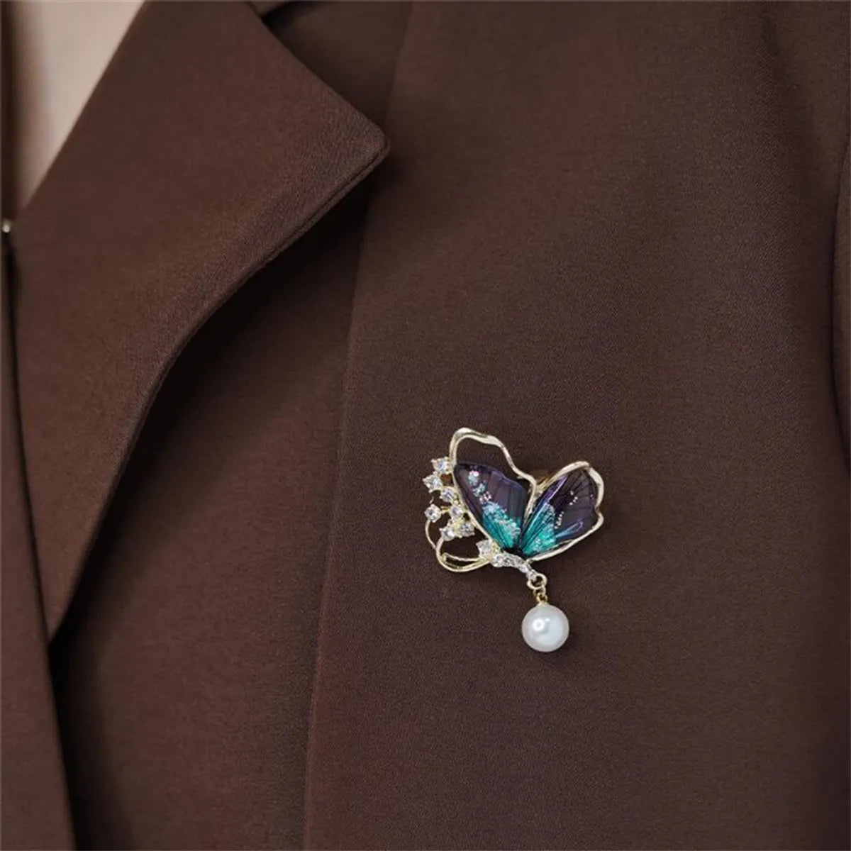 Vintage Style Butterfly Alloy Plating Inlay Acrylic Rhinestones Women'S Brooches