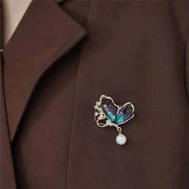 Vintage Style Butterfly Alloy Plating Inlay Acrylic Rhinestones Women'S Brooches