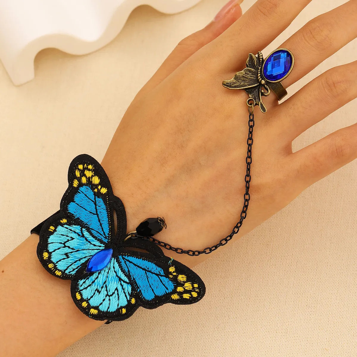 Vintage Style Butterfly Cloth Plating Women's Bracelets