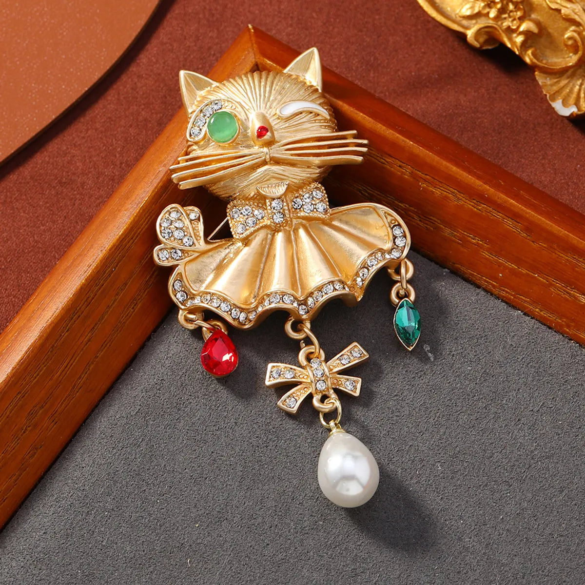 Vintage Style Cat Alloy Inlay Rhinestones Tiger Eye Unisex Corsage Brooches