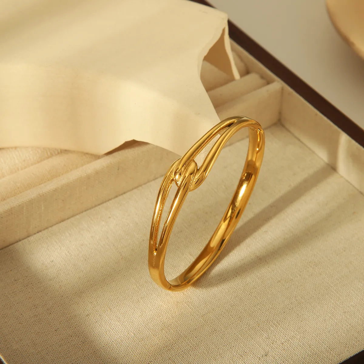 Vintage Style Classic Style Commute Solid Color 304 Stainless Steel 18K Gold Plated Bangle In Bulk