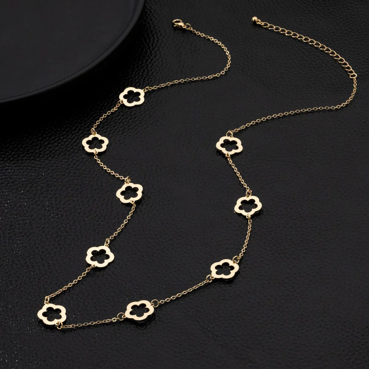 Vintage Style Classic Style Flower Alloy Plating Hollow Out Women's Long Necklace