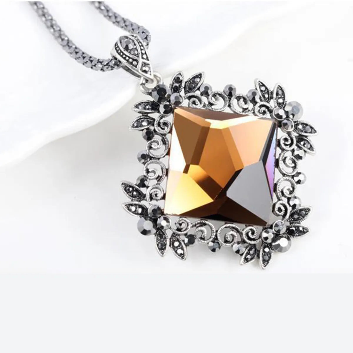 Vintage Style Color Block Alloy Glass Women's Pendant Necklace