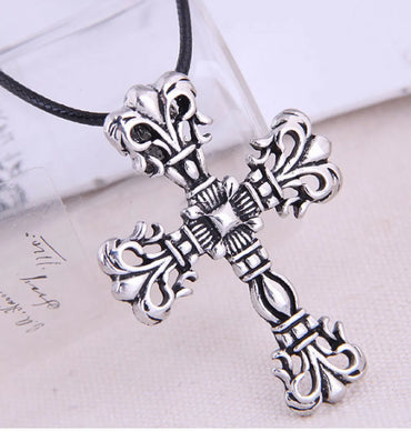 Vintage Style Cross Alloy Hollow Out Unisex Pendant Necklace 1 Piece