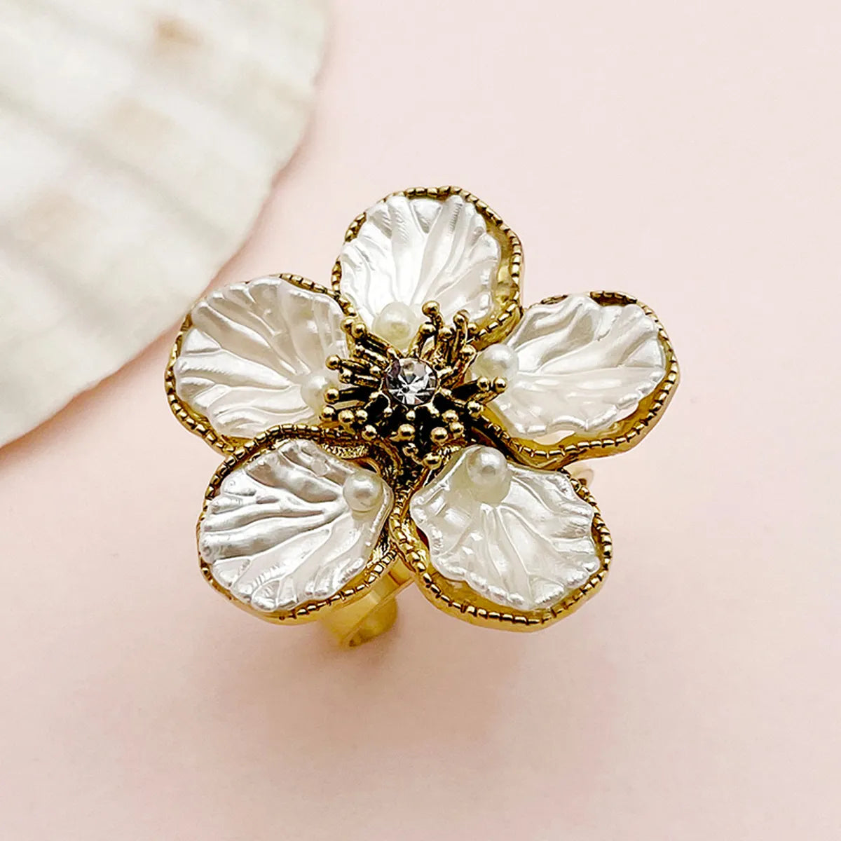 Vintage Style Flower Stainless Steel Plating Inlay Zircon Gold Plated Rings