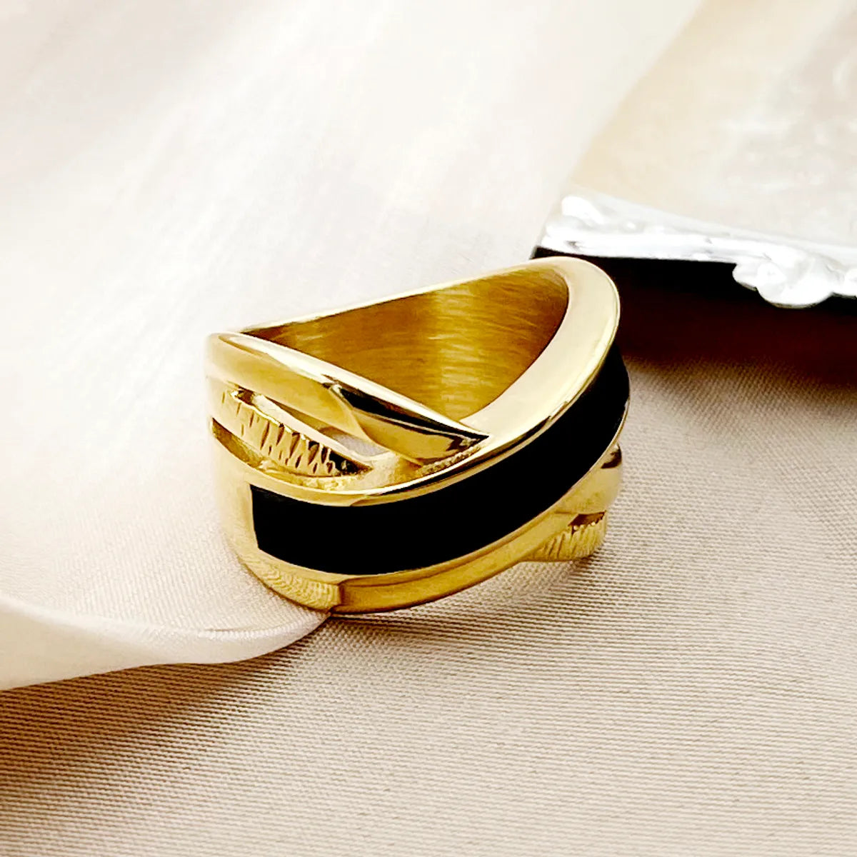 Vintage Style Modern Style Commute Lines Stainless Steel Metal Enamel Plating Hollow Out Gold Plated Unisex Rings