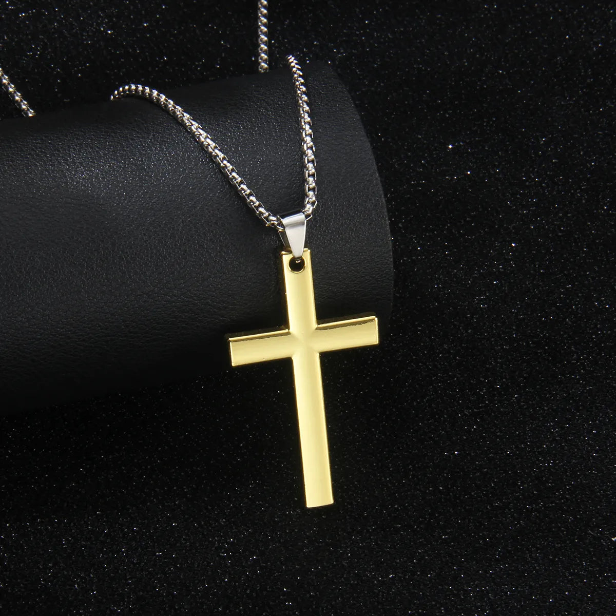 Vintage Style Simple Style Commute Cross 201 Stainless Steel Zinc Alloy Gold Plated Unisex Pendant Necklace