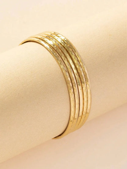 Vintage Style Simple Style Solid Color Titanium Steel 18K Gold Plated Bangle In Bulk