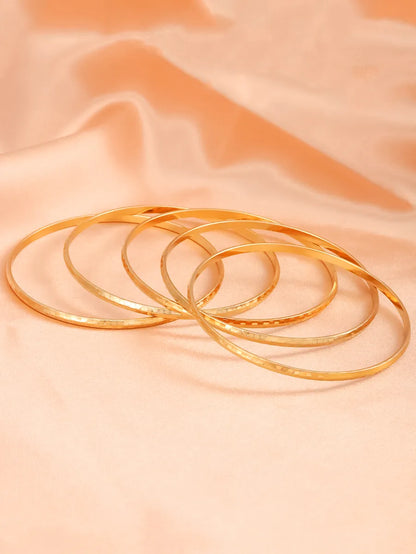 Vintage Style Simple Style Solid Color Titanium Steel 18K Gold Plated Bangle In Bulk