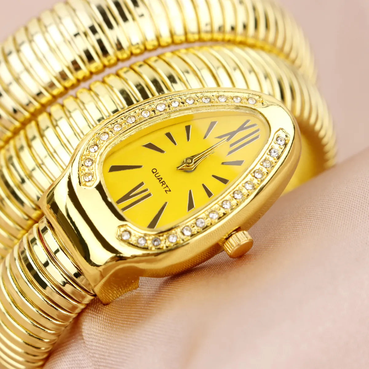 Vintage Style Snake Quartz Women'S Watches