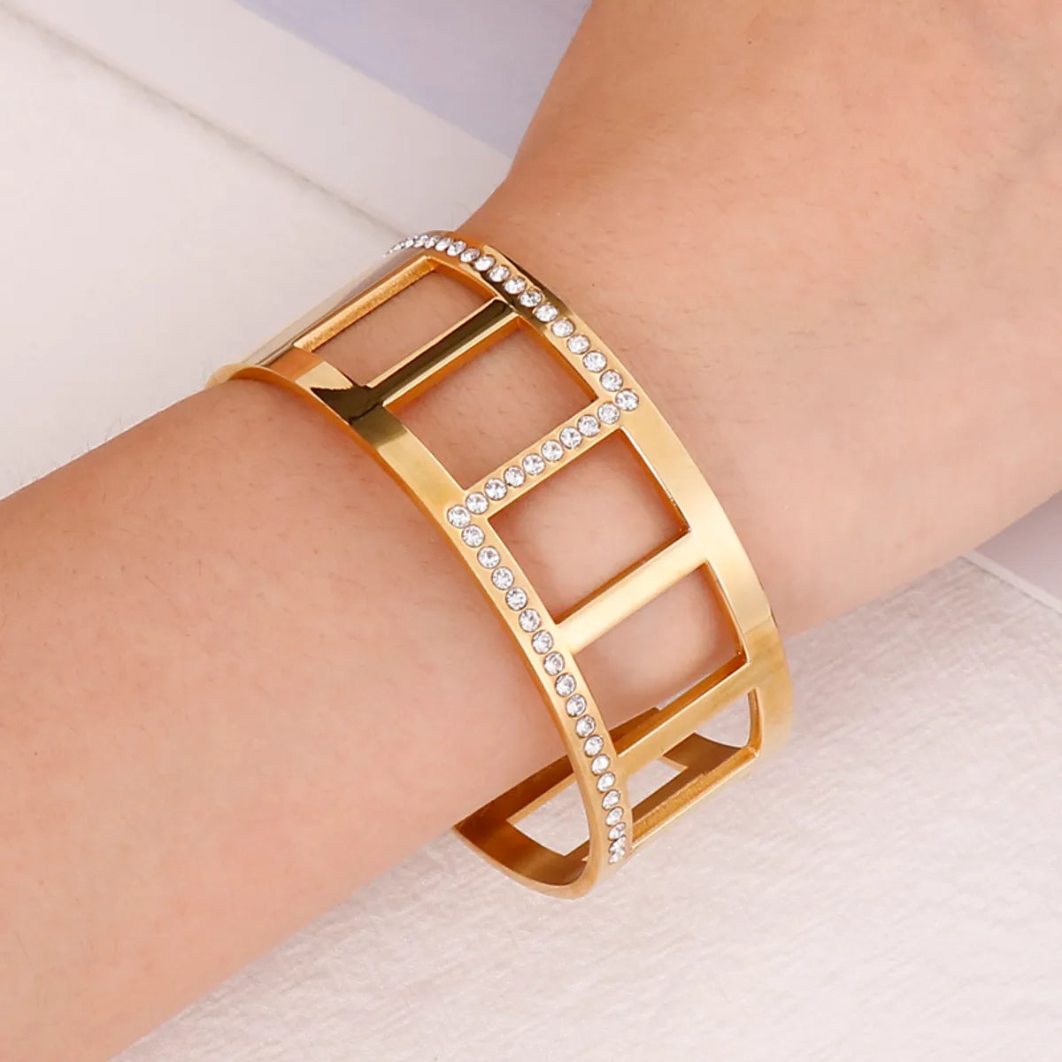 Vintage Style Square 304 Stainless Steel 18K Gold Plated Bangle In Bulk