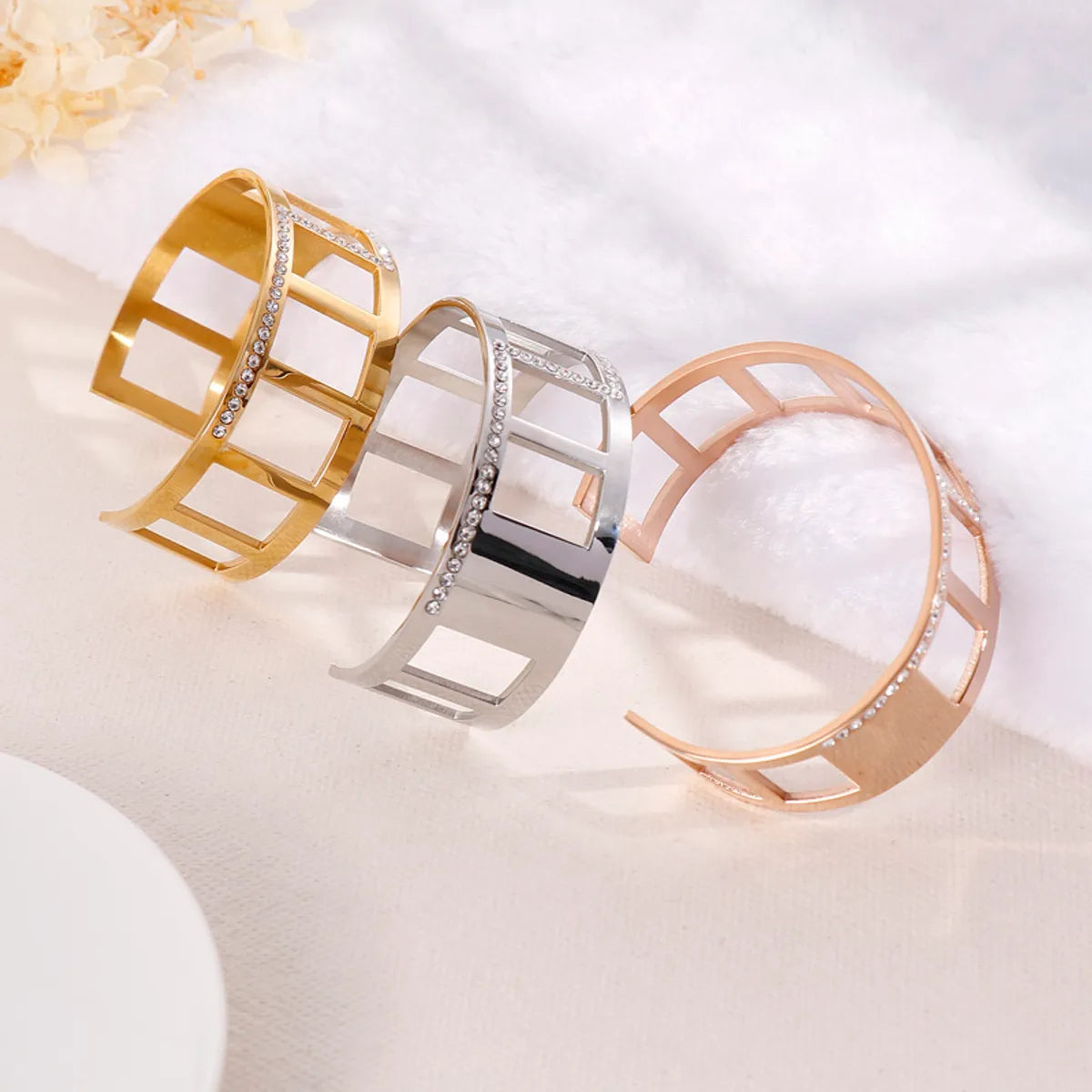 Vintage Style Square 304 Stainless Steel 18K Gold Plated Bangle In Bulk