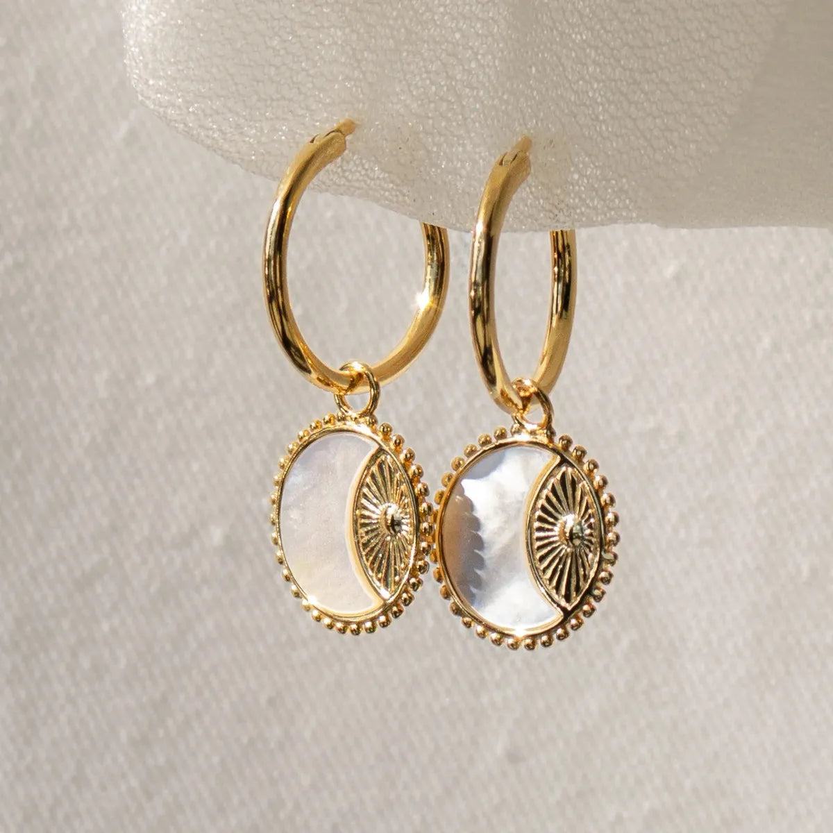 Vintage Style Sun Moon Plating Stainless Steel Shell 18k Gold Plated Earrings