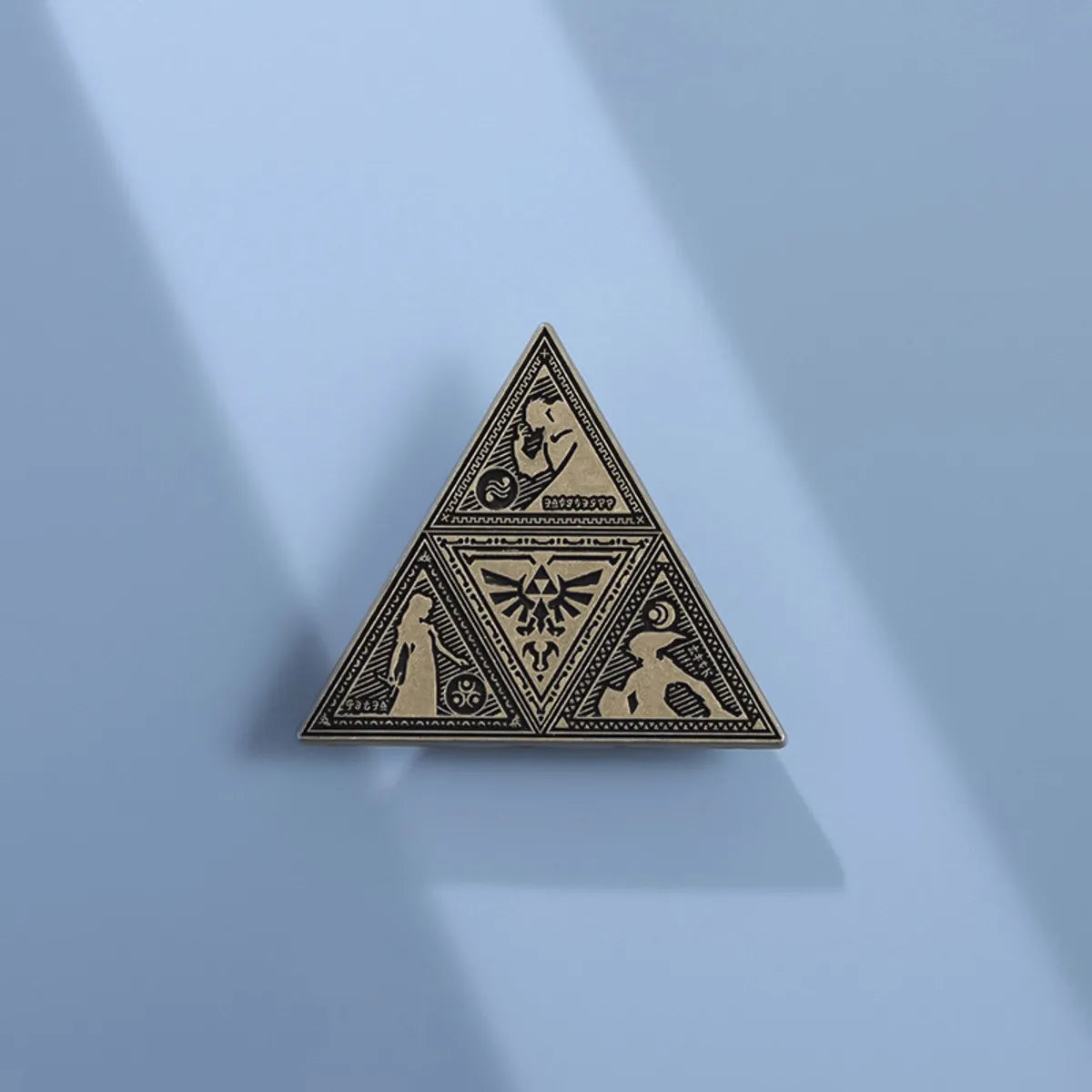 Vintage Style Triangle Alloy Plating Unisex Brooches