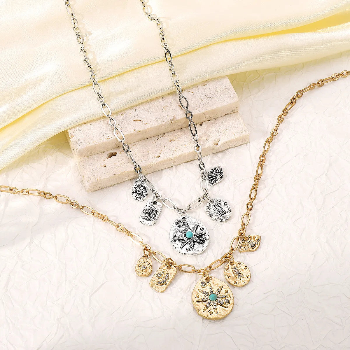 Vintage Style Vacation Star Moon Alloy Natural Stone Women'S Pendant Necklace