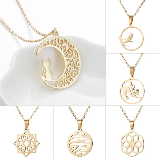 201 Stainless Steel 18K Gold Plated Simple Style Plating Moon Flower Necklace