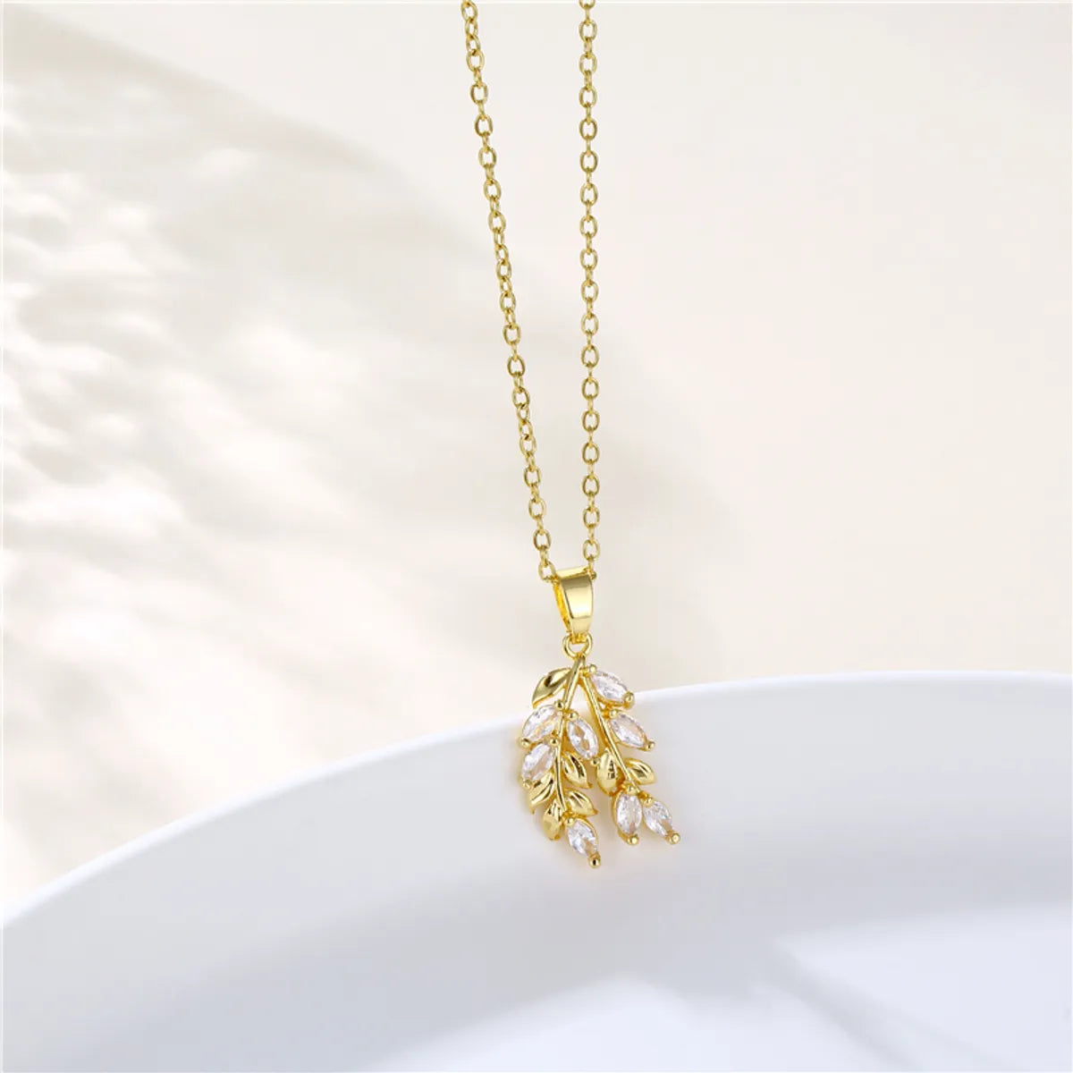 Stainless Steel Titanium Steel 18K Gold Plated Artistic Plating Inlay Leaves Heart Shape Cat Zircon Pendant Necklace