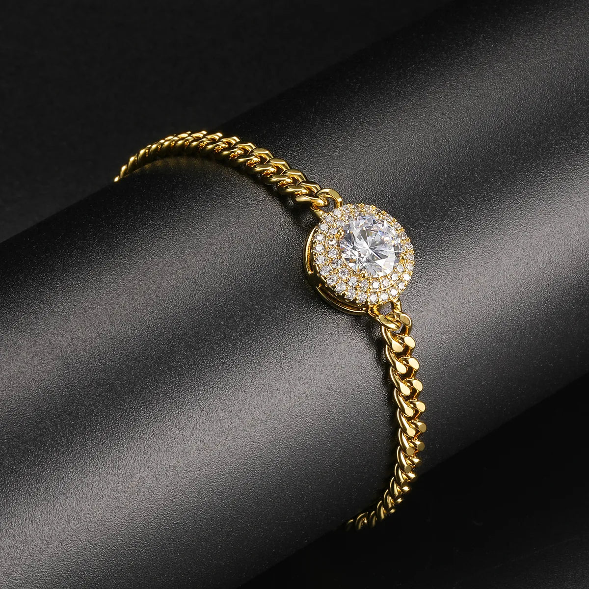 Wholesale Casual Classic Style Round Brass Inlay 18K Gold Plated Zircon Bracelets