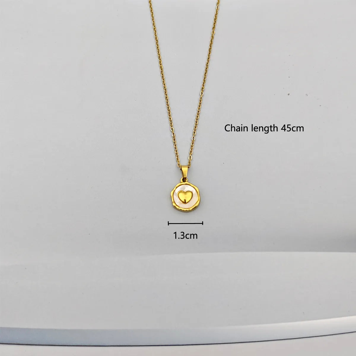 Wholesale Casual Elegant Moon Heart Shape Stainless Steel Indentation Plating Inlay 18k Gold Plated Shell Pendant Necklace