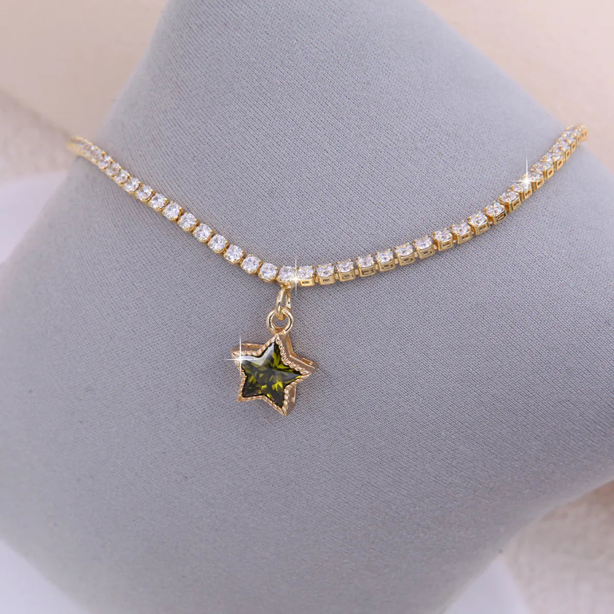 Wholesale Casual Elegant Sweet Star Copper Inlay 18K Gold Plated Zircon Bracelets