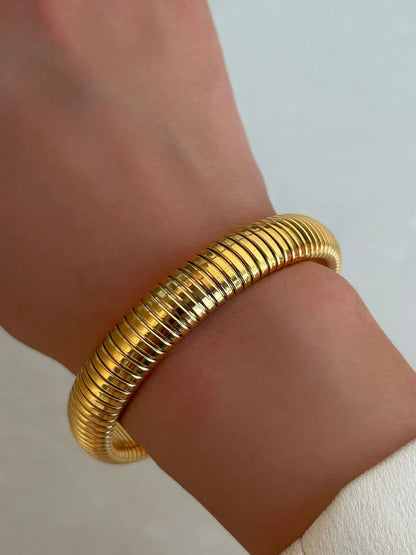 Wholesale Casual Solid Color Titanium Steel 18k Gold Plated Bangle