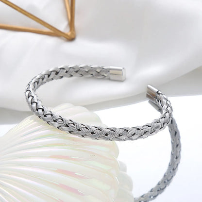 Wholesale Casual Twist Stainless Steel Bangle