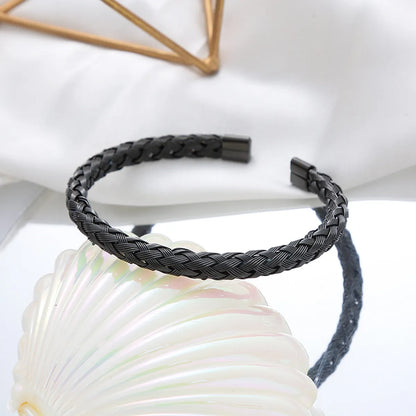 Wholesale Casual Twist Stainless Steel Bangle