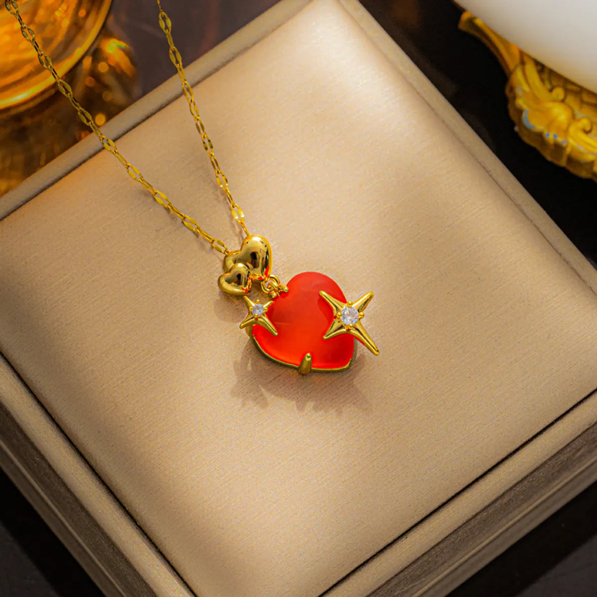 Classic Style Heart Shape Stainless Steel Plating Inlay Resin 18k Gold Plated Pendant Necklace