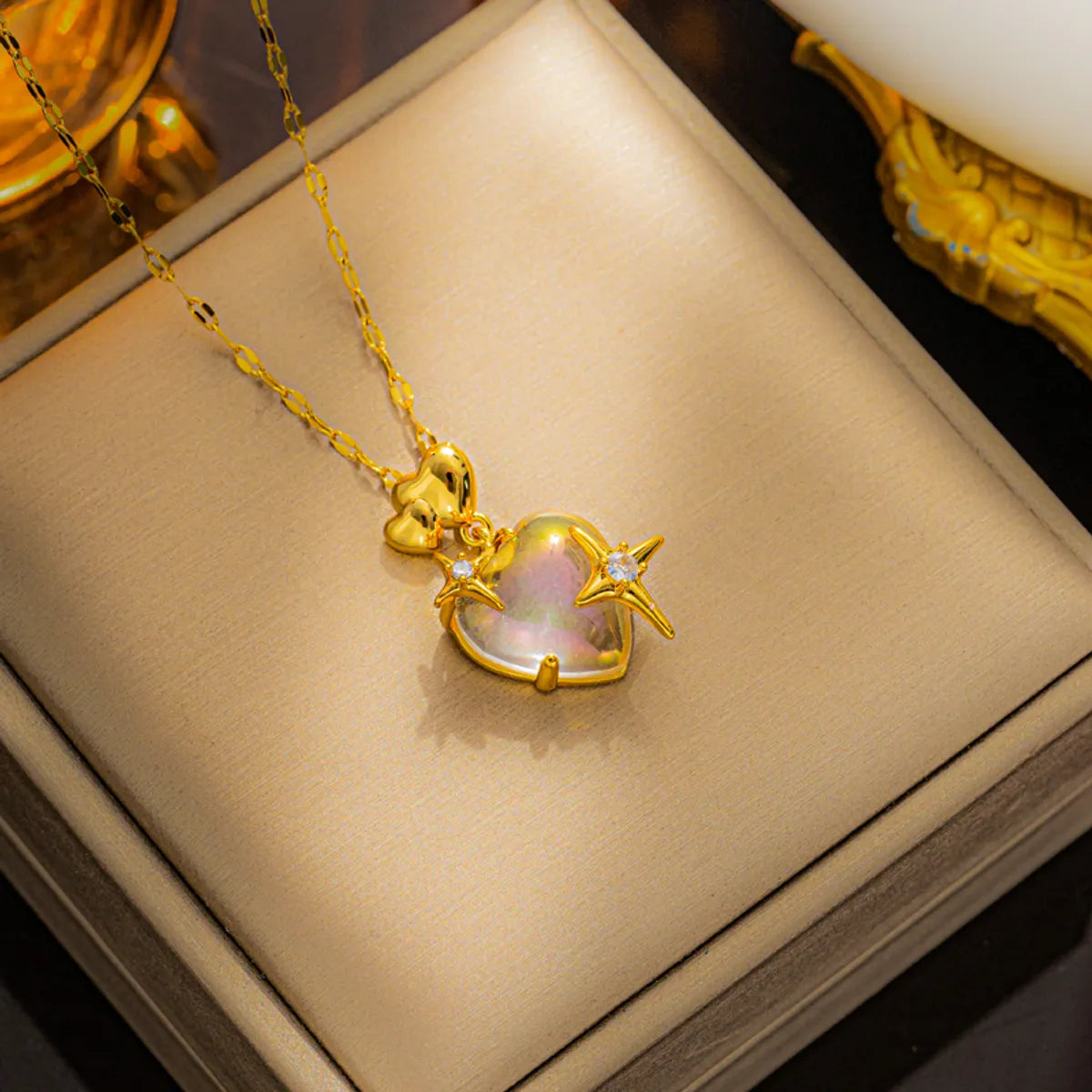 Classic Style Heart Shape Stainless Steel Plating Inlay Resin 18k Gold Plated Pendant Necklace