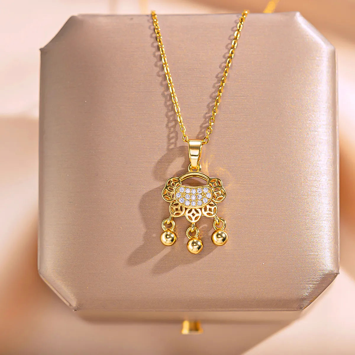 304 Stainless Steel Copper 18K Gold Plated Elegant Cute Streetwear Inlay Rabbit Flower Butterfly Shell Zircon Pendant Necklace