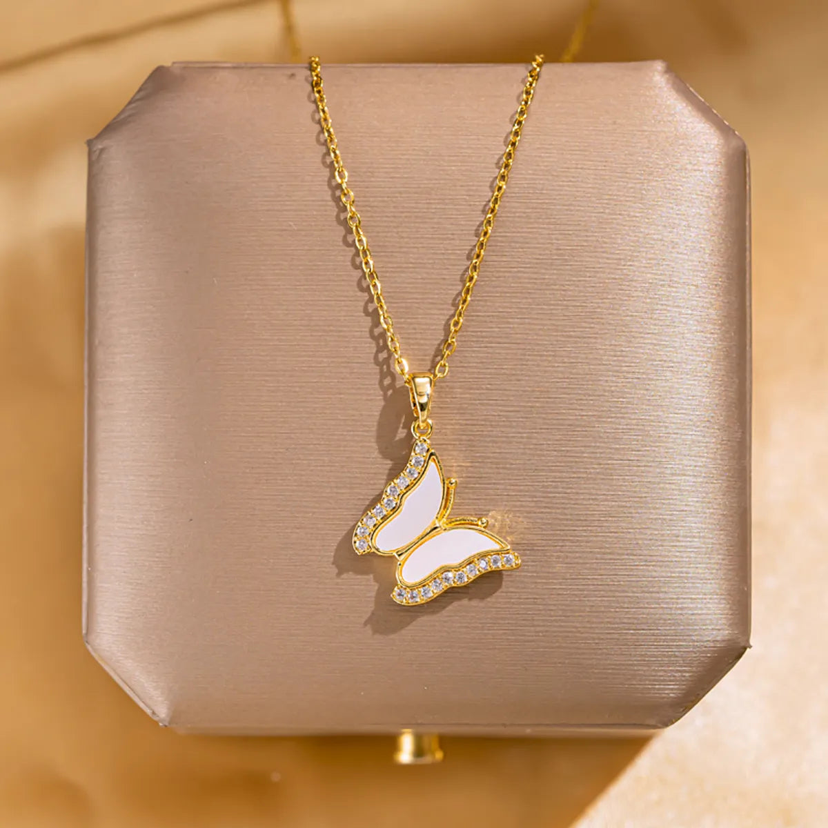 304 Stainless Steel Copper 18K Gold Plated Elegant Cute Streetwear Inlay Rabbit Flower Butterfly Shell Zircon Pendant Necklace