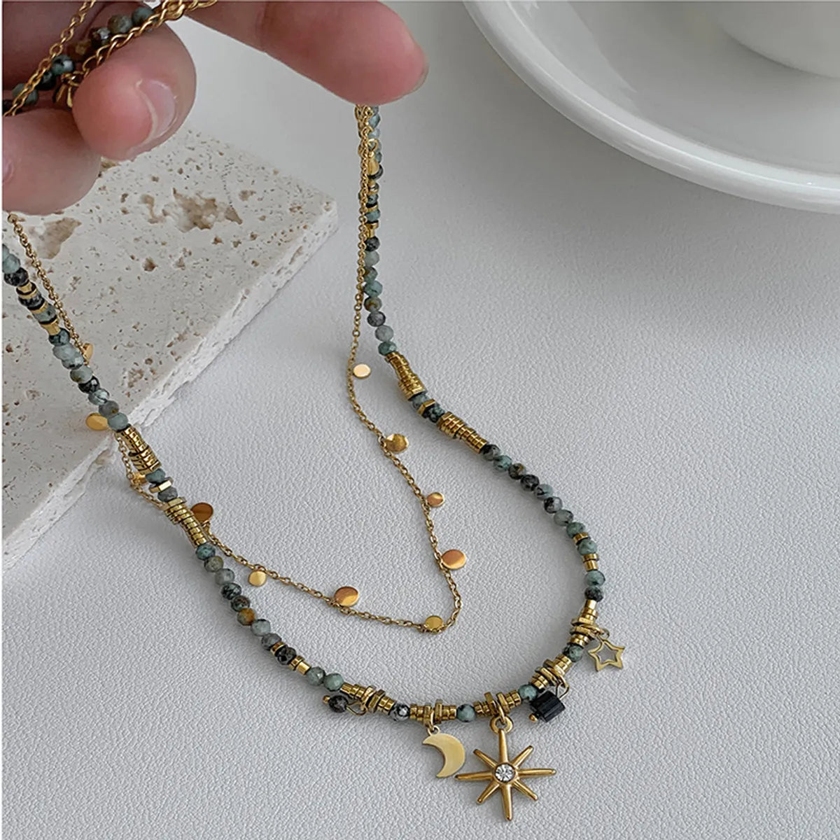 Wholesale Elegant Lady Bohemian Geometric Copper Inlay 18K Gold Plated Acrylic Pendant Necklace