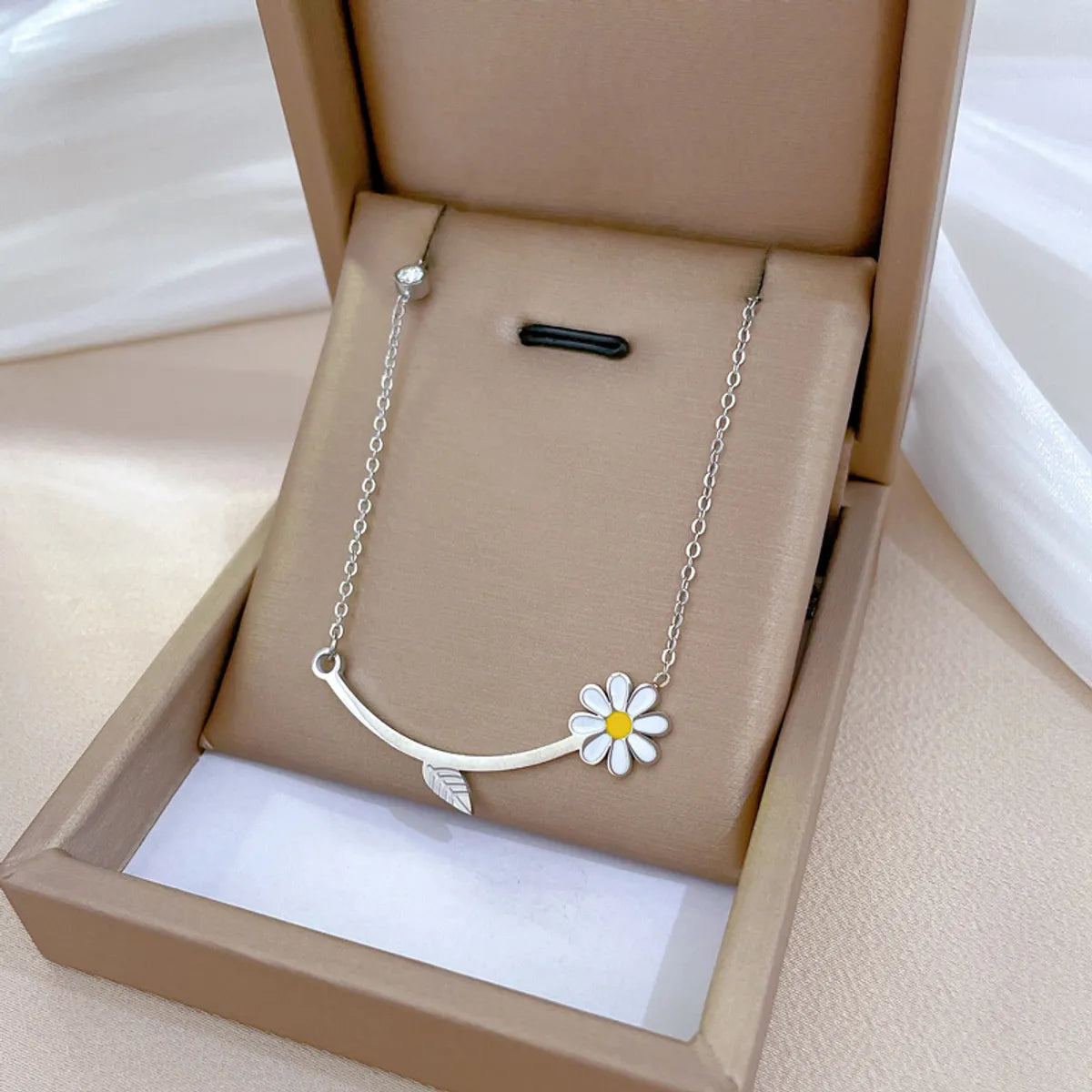 Elegant Lady Geometric Heart Shape Titanium Steel Plating Inlay Artificial Pearls Zircon Pendant Necklace