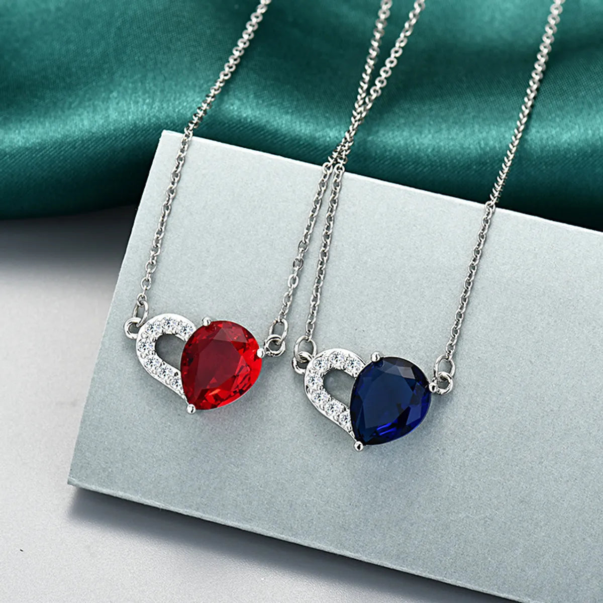 Wholesale Elegant Simple Style Heart Shape Titanium Steel Inlay Zircon Pendant Necklace