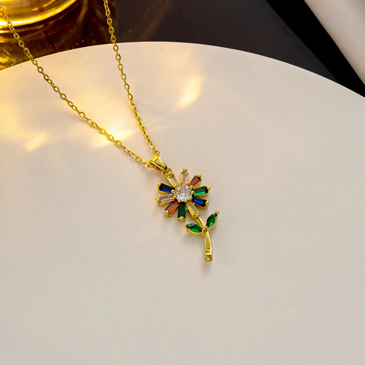 Wholesale Elegant Sunflower Stainless Steel Polishing Plating Inlay 18k Gold Plated Zircon Pendant Necklace