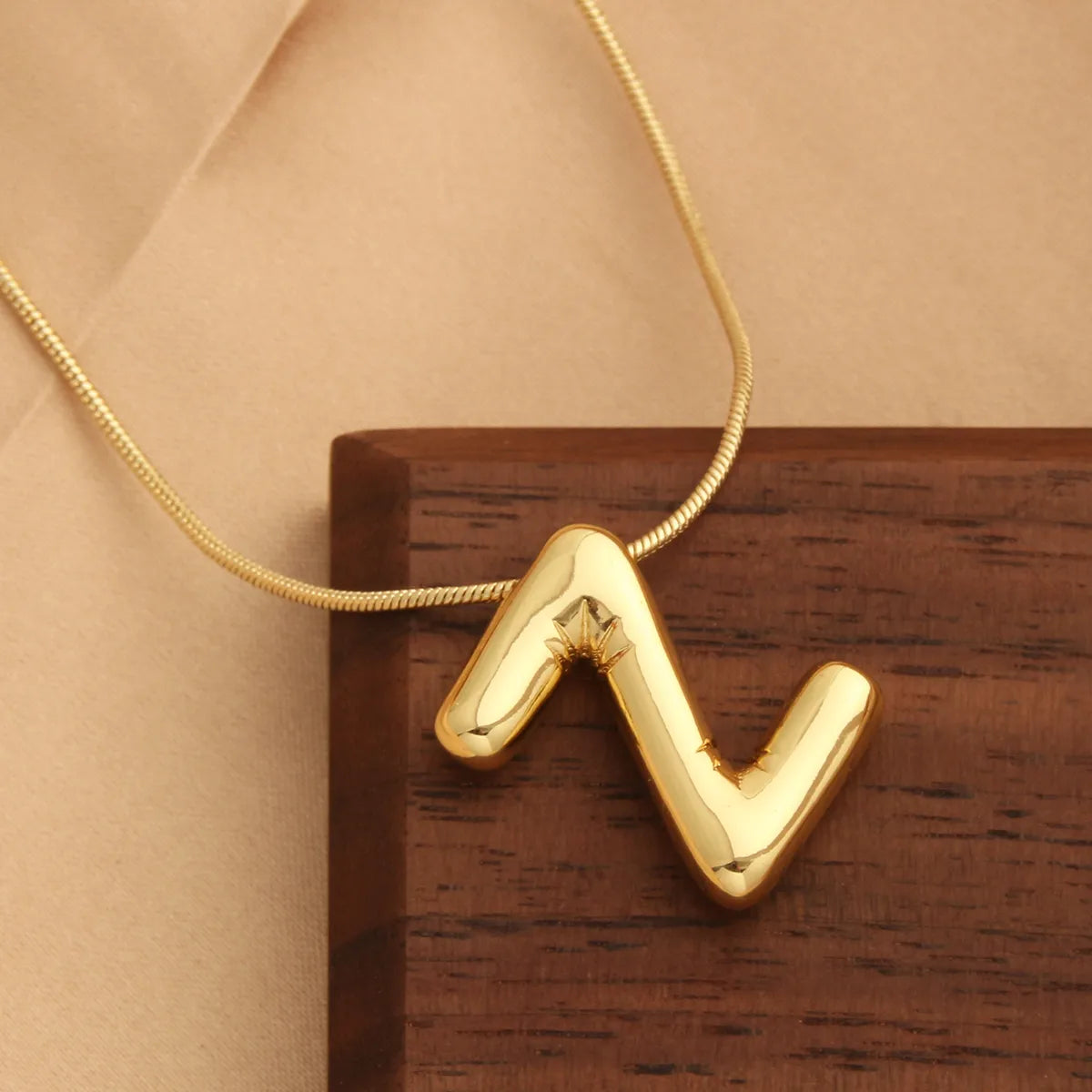 Wholesale Elegant Vacation Simple Style Letter Copper Plating 18K Gold Plated Gold Plated Pendant Necklace