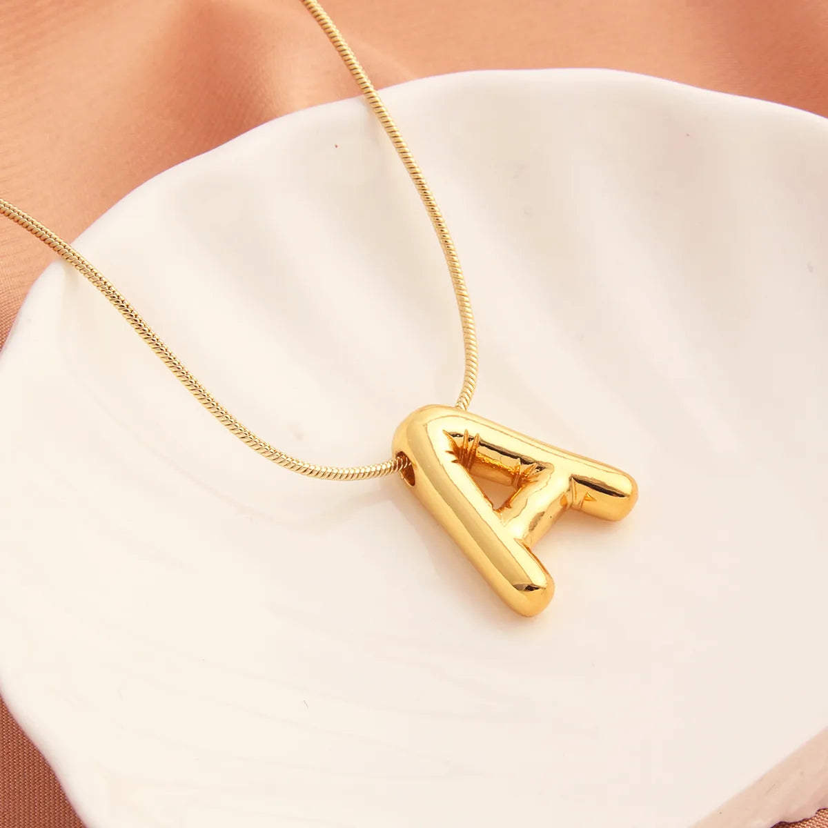 Wholesale Elegant Vacation Simple Style Letter Copper Plating 18K Gold Plated Gold Plated Pendant Necklace