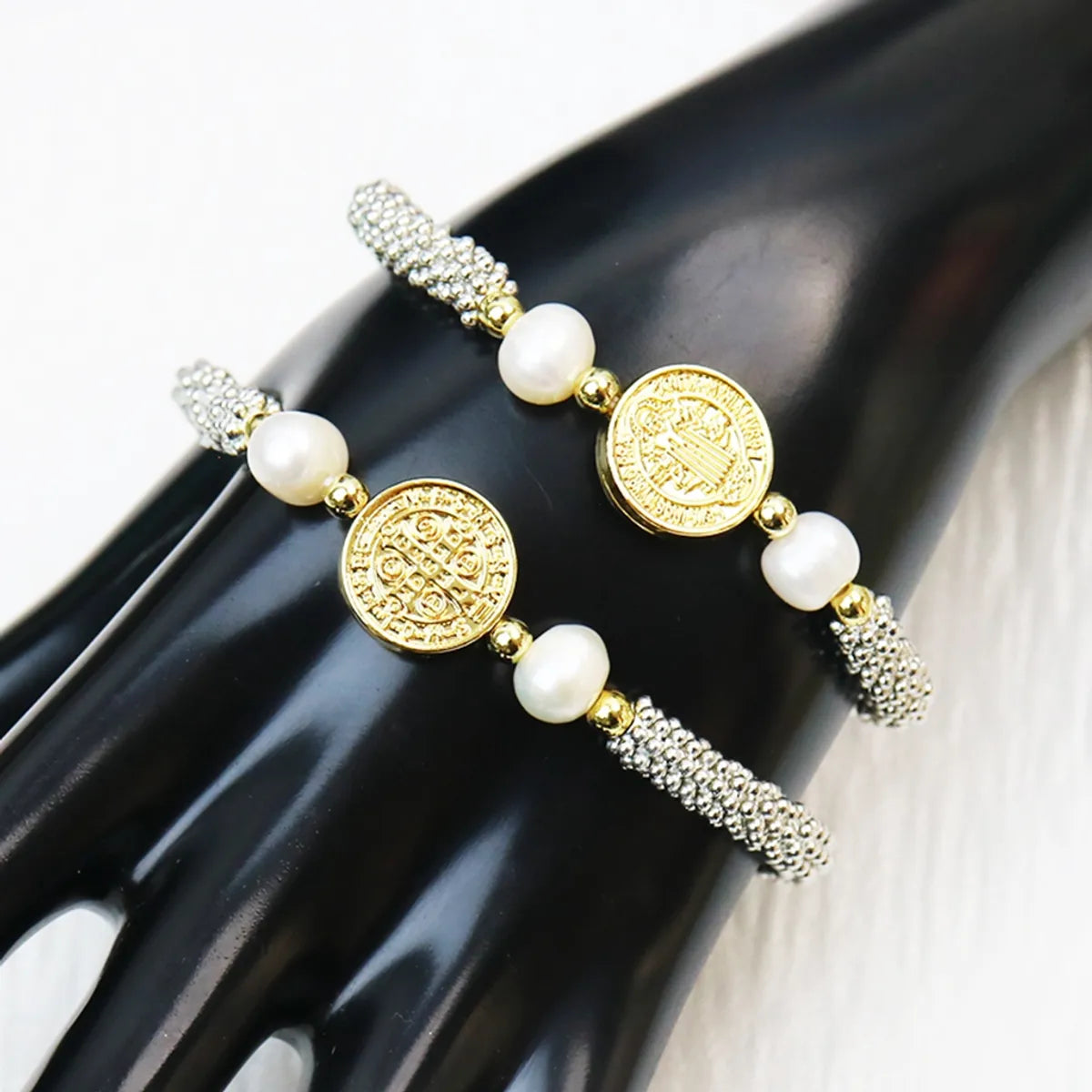 Wholesale Elegant Vintage Style Luxurious Round Copper Pearl Plating Bracelets