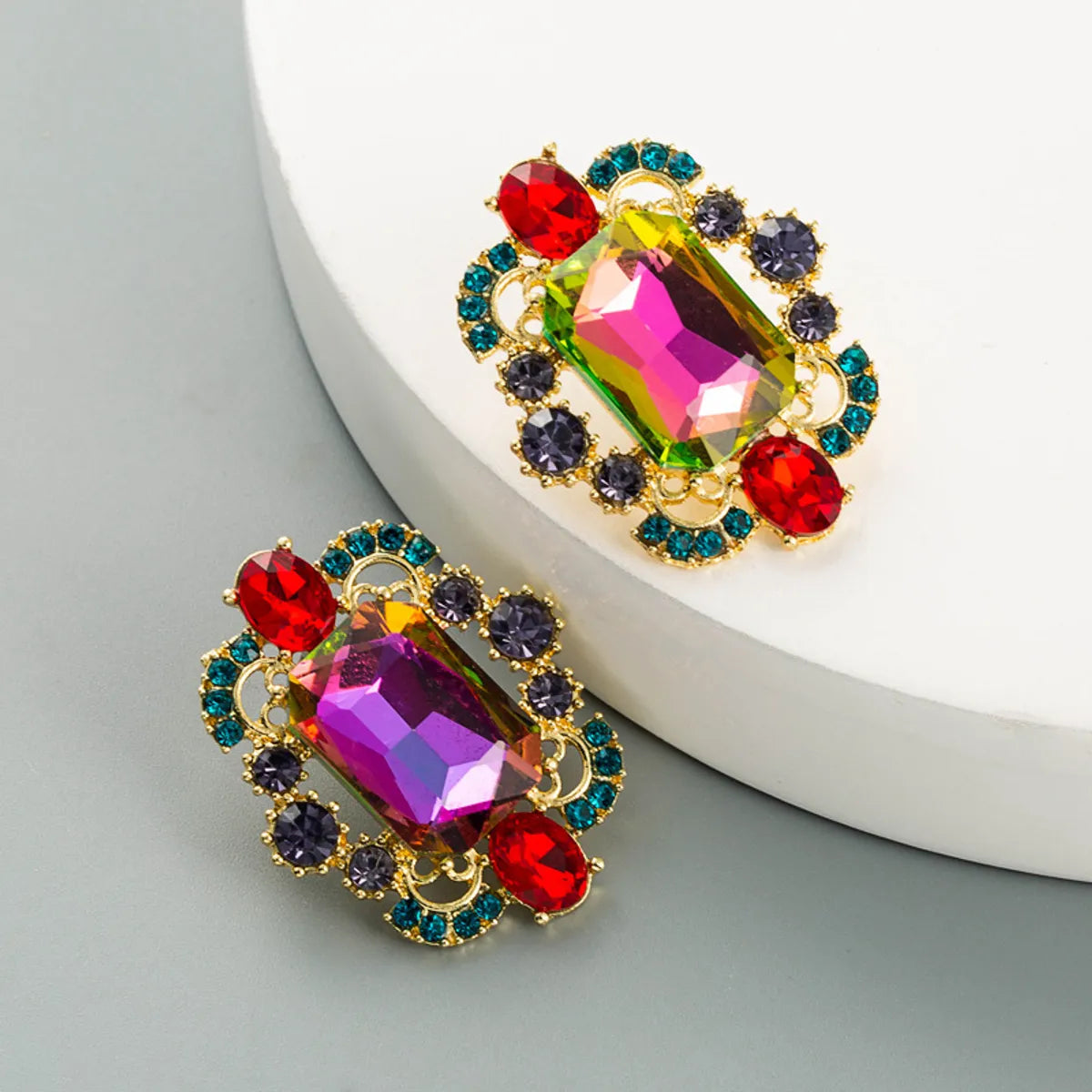 Wholesale Hollow Alloy Inlaid Glass Rhinestone Earrings