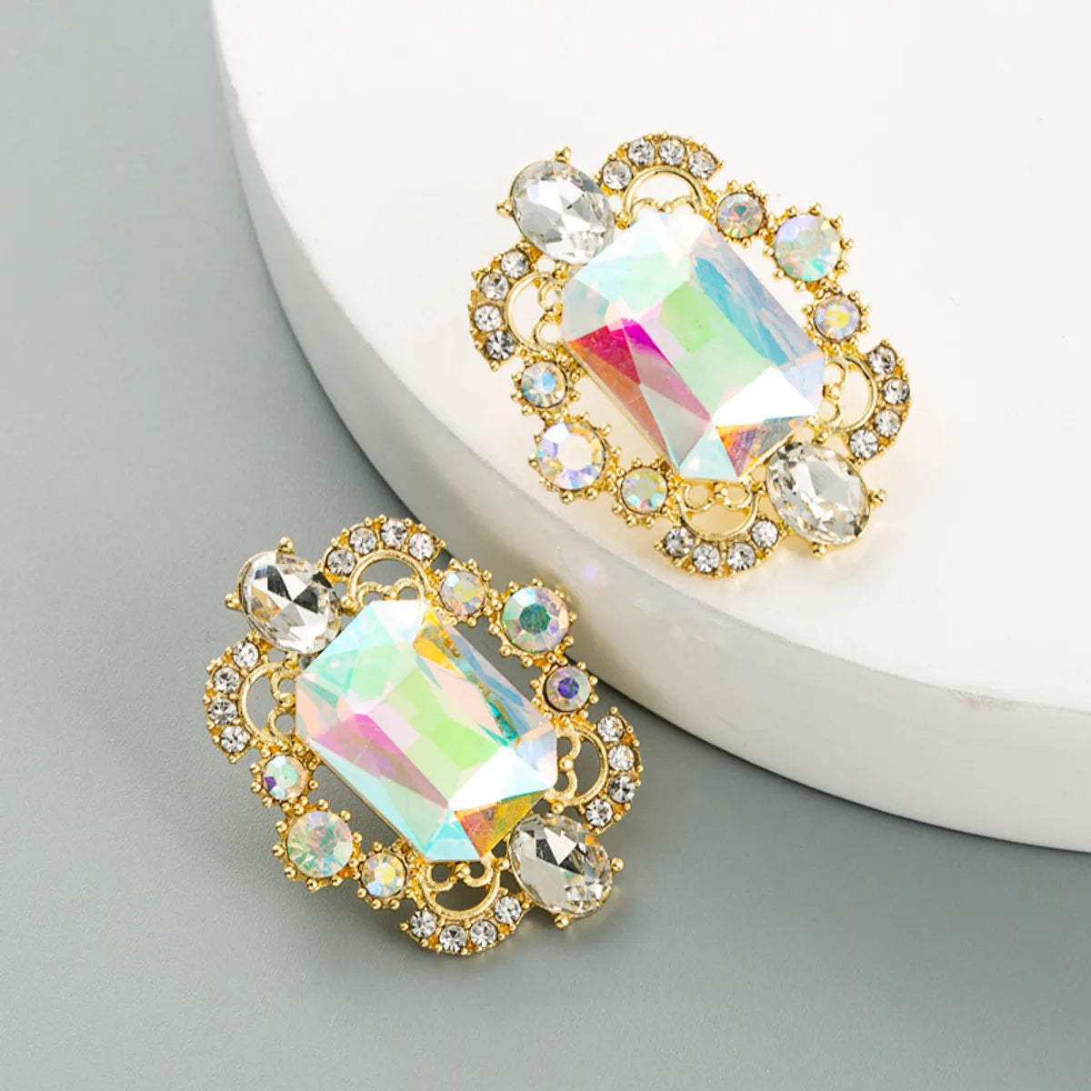 Wholesale Hollow Alloy Inlaid Glass Rhinestone Earrings