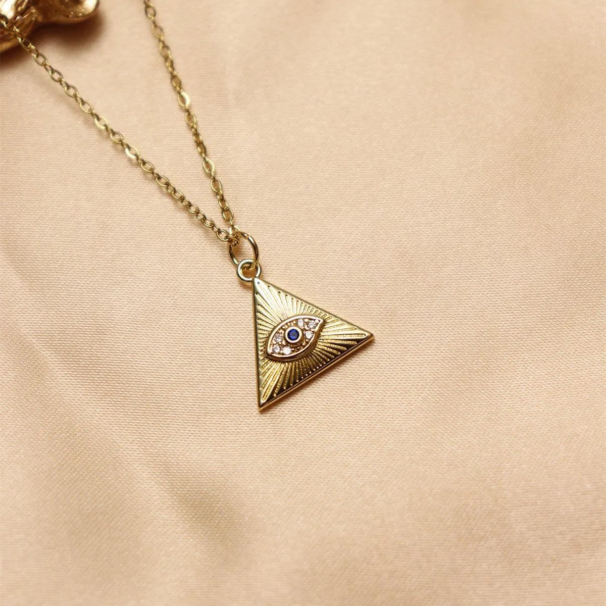 Wholesale IG Style Classic Style Triangle Palm Eye Copper Inlay 18K Gold Plated Natural Stone Zircon Pendant Necklace