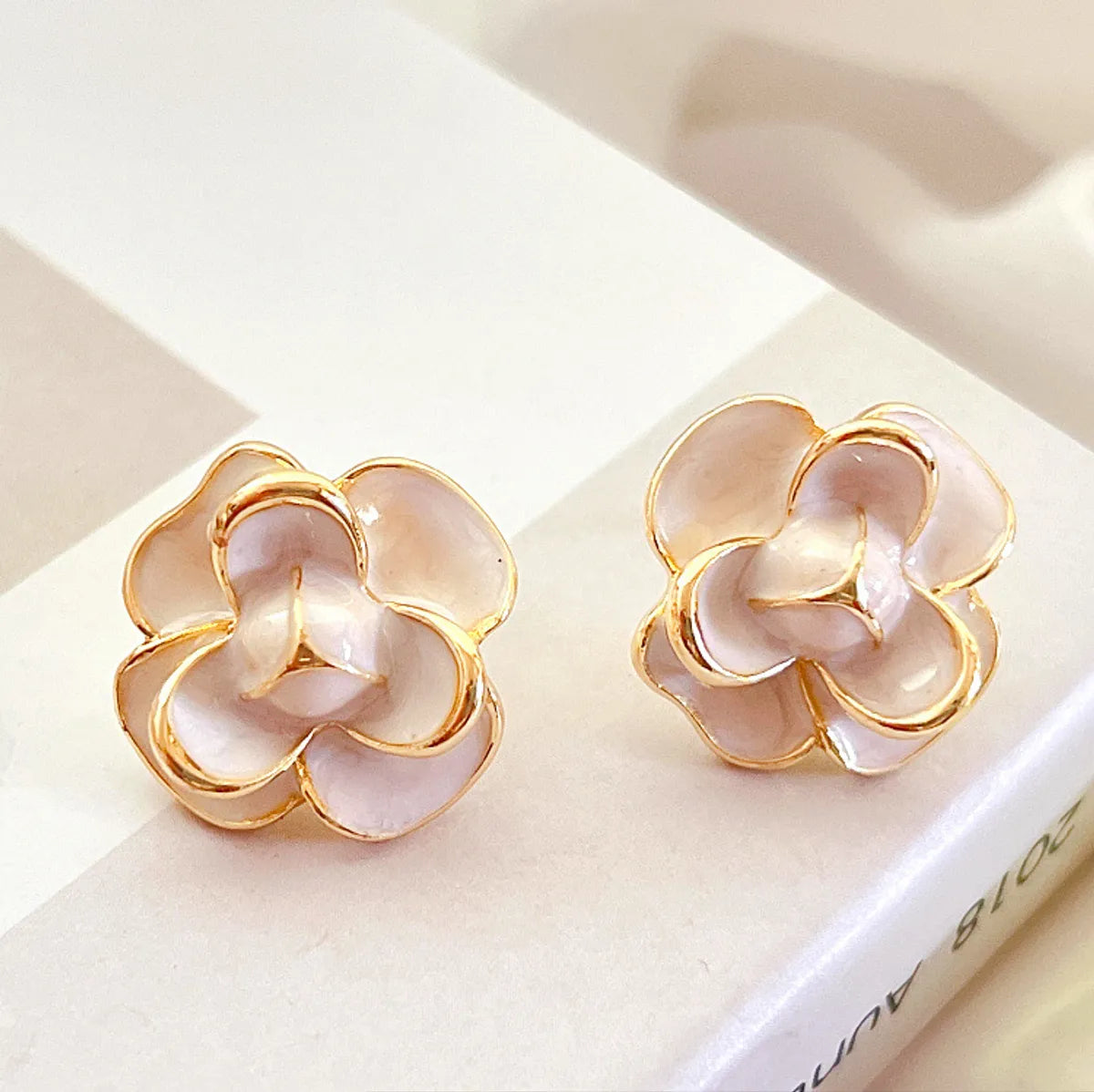 Wholesale Jewelry 1 Pair Elegant Flower Alloy Ear Studs