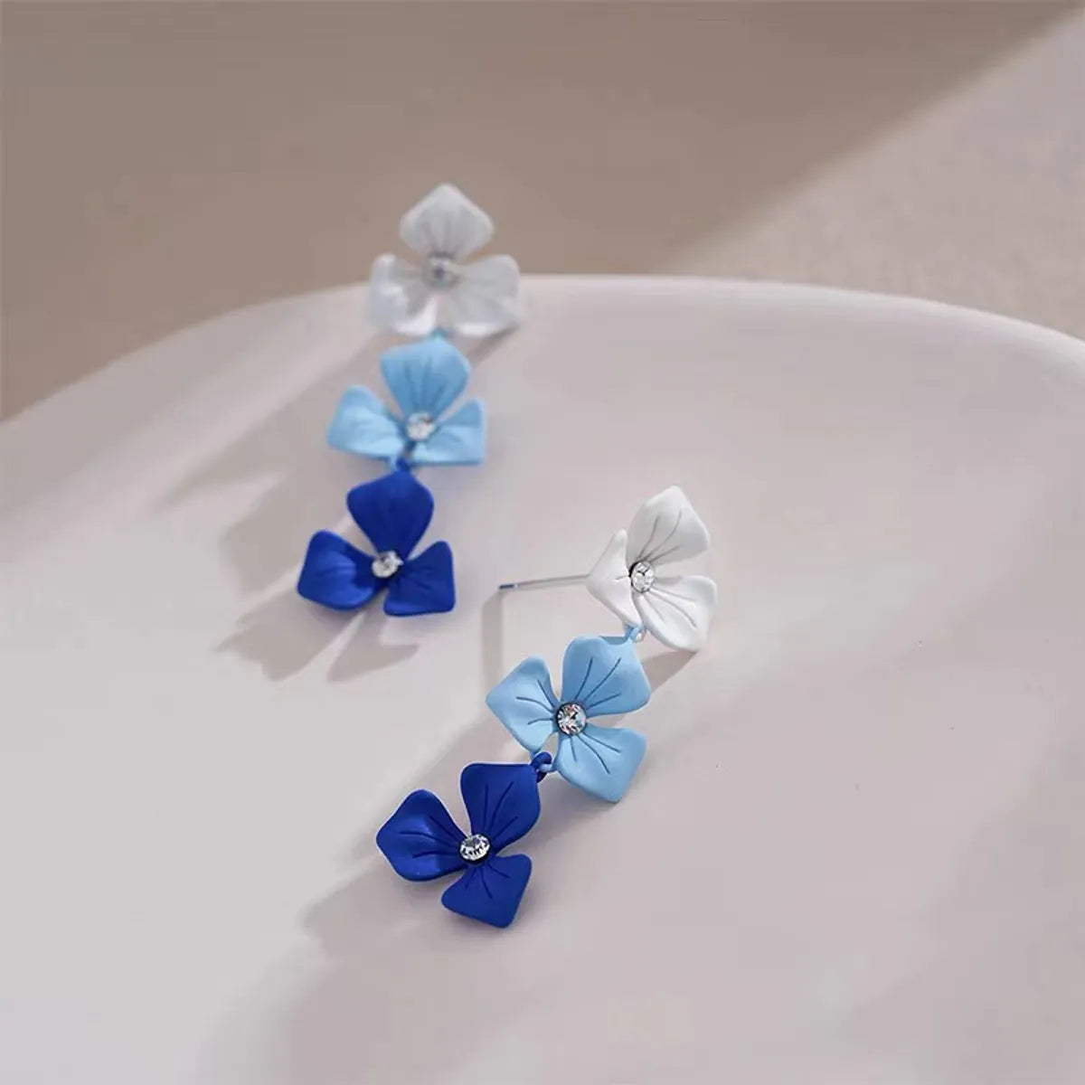 1 Pair Simple Style Circle Rose Flower Inlay Iron Artificial Gemstones Pearl Zircon Drop Earrings Ear Studs