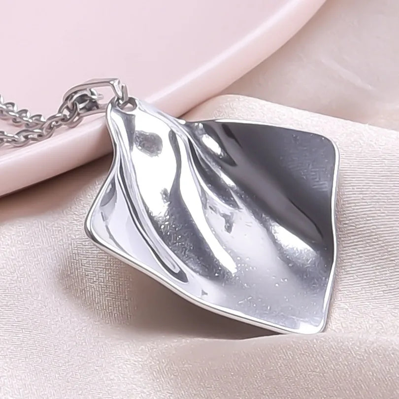 Wholesale Jewelry Basic Modern Style Classic Style Irregular Waves 304 Stainless Steel 18K Gold Plated Plating Pendant Necklace