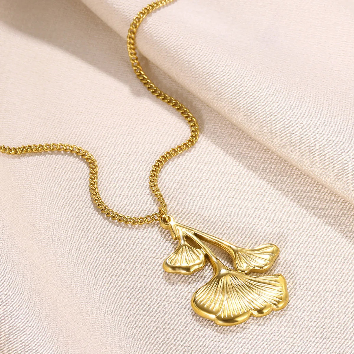 Wholesale Jewelry Basic Simple Style Classic Style Ginkgo Leaf 304 Stainless Steel Plating Pendant Necklace