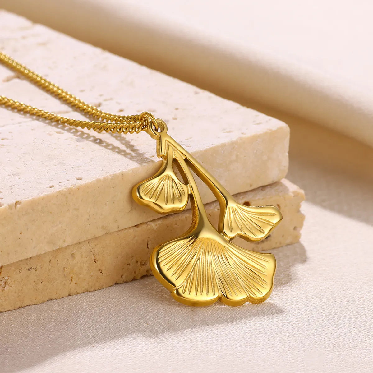 Wholesale Jewelry Basic Simple Style Classic Style Ginkgo Leaf 304 Stainless Steel Plating Pendant Necklace