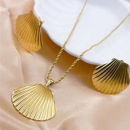 Wholesale Jewelry Beach Classic Style Shell 201 Stainless Steel 304 Stainless Steel 18K Gold Plated Irregular Stamping Earrings Necklace Jewelry Set