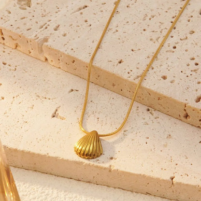 Wholesale Jewelry Beach Sweet Simple Style Shell 304 Stainless Steel 18K Gold Plated Plating Pendant Necklace