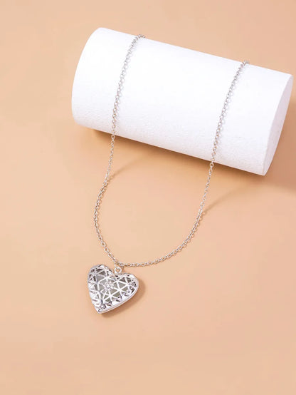 Wholesale Jewelry Casual Classic Style Heart Shape Titanium Alloy Silver Plated Pendant Necklace